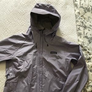 Lilac Patagonia Women’s Shell Raincoat || Medium